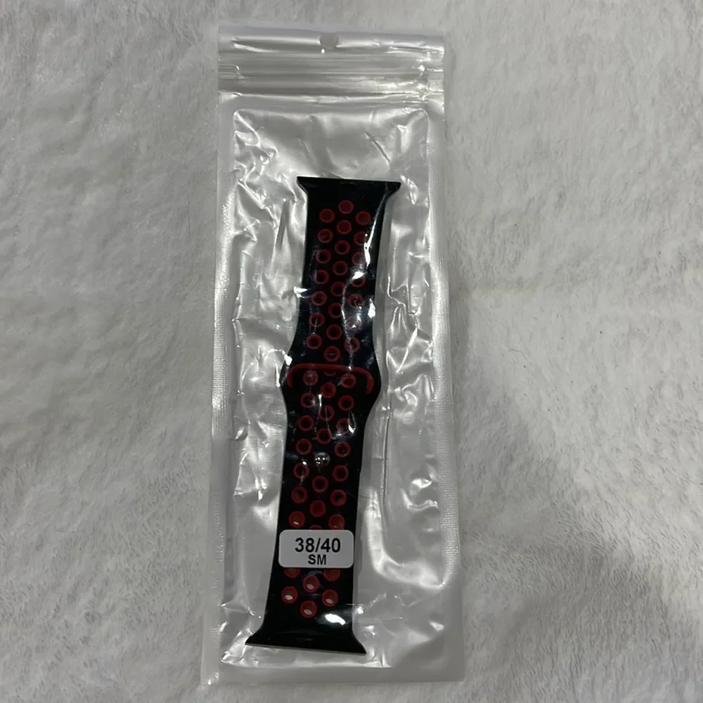 NWOT Apple Watch sports band (38/40)